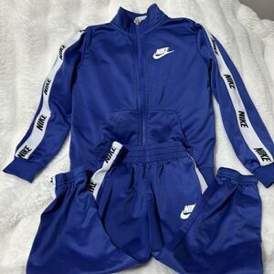 NIKE TODDLER BOYS LOGO TAPING, FULL ZIP JACKET AND PANTS 2 PIECE SET.